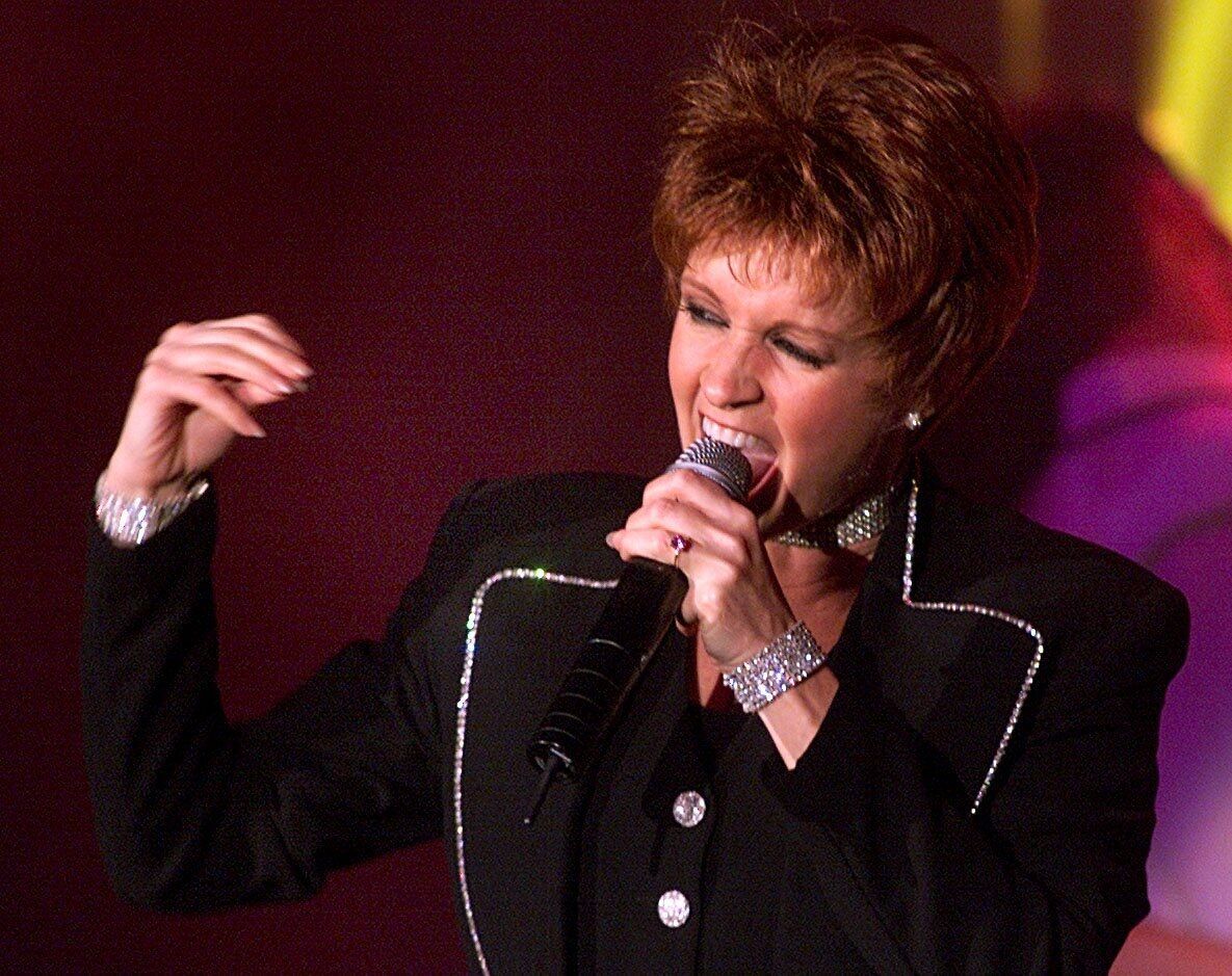 Wendy T as Reba McEntire. Mon. 3/25/02 Legends in Concert show, which was recently moved from Bally's to the Claridge.